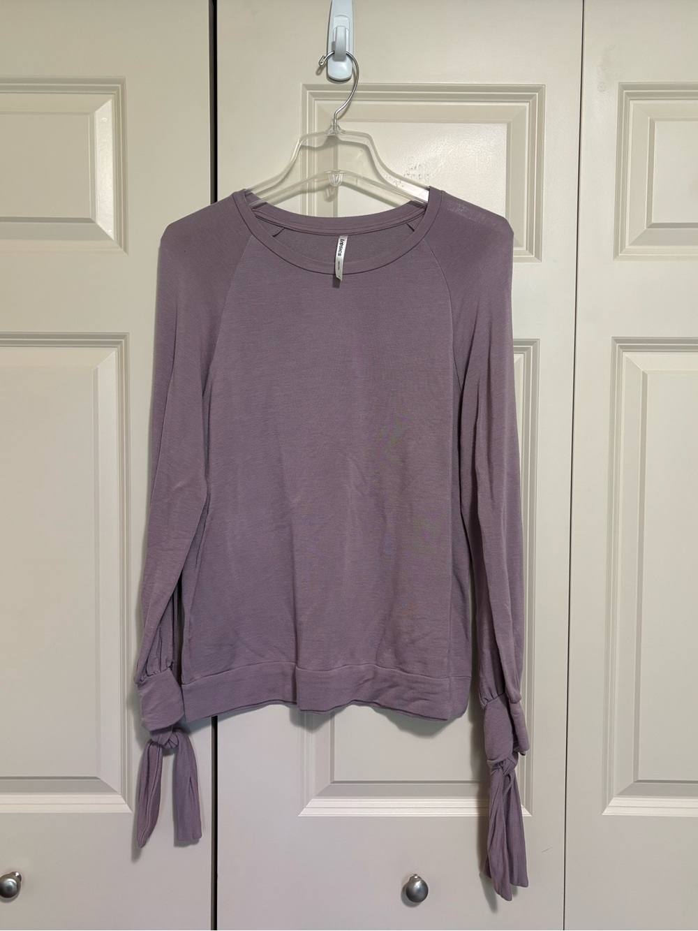 Tresics Dusty Lavender Tie-Cuff Long-Sleeve Top